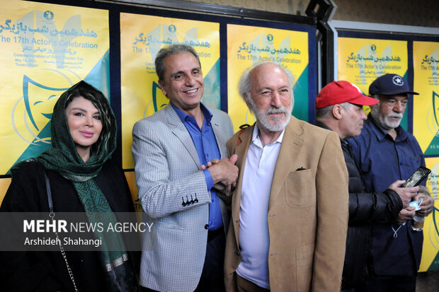 استاد نصیریان: می‌توانستیم به جای اجرای موسیقی با هم حرف بزنیم/این گونه مراسم ها از حوصله مردم خارج است!
